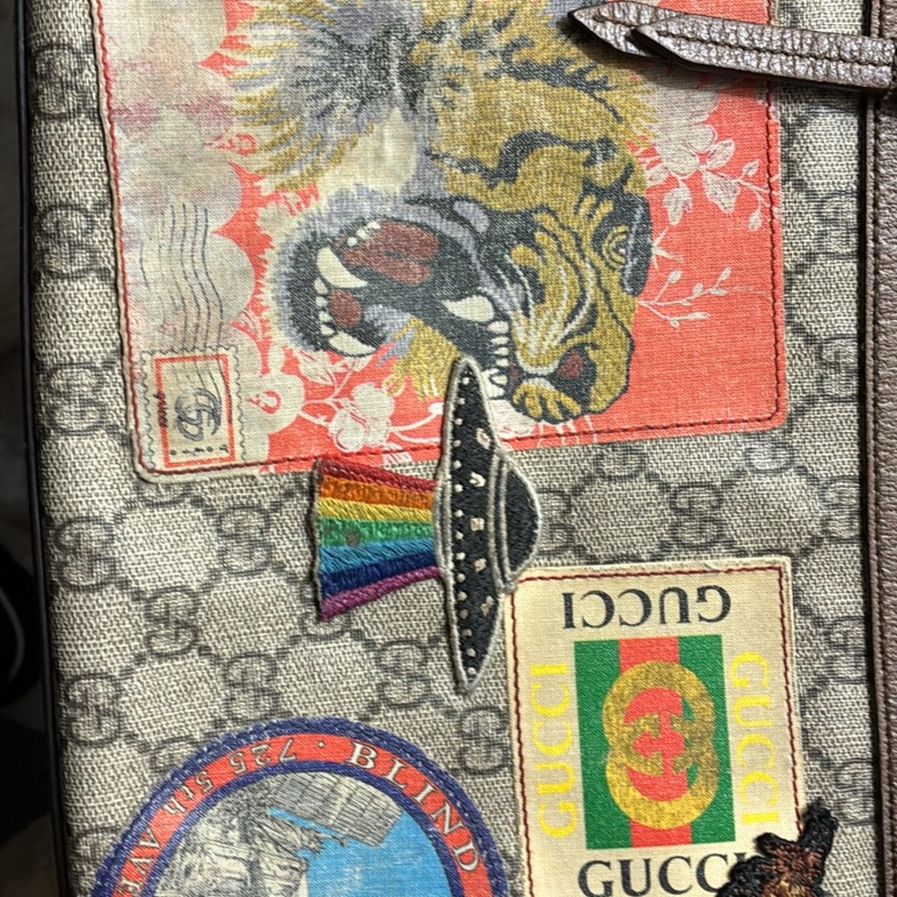 Ladies Gucci Tiger Sticker Crossbody Bag - Picture 8 of 10